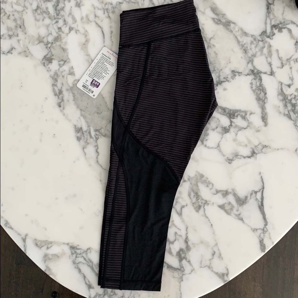 Lululemon- Conduit Crop